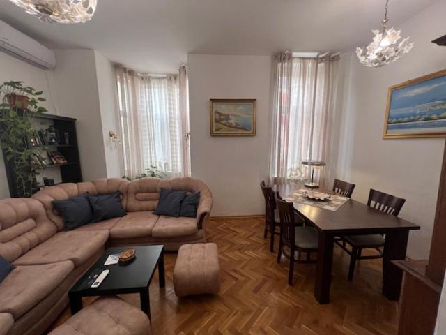 Aristocratic 2Bdrm Central Apartment Βάρνα Εξωτερικό φωτογραφία